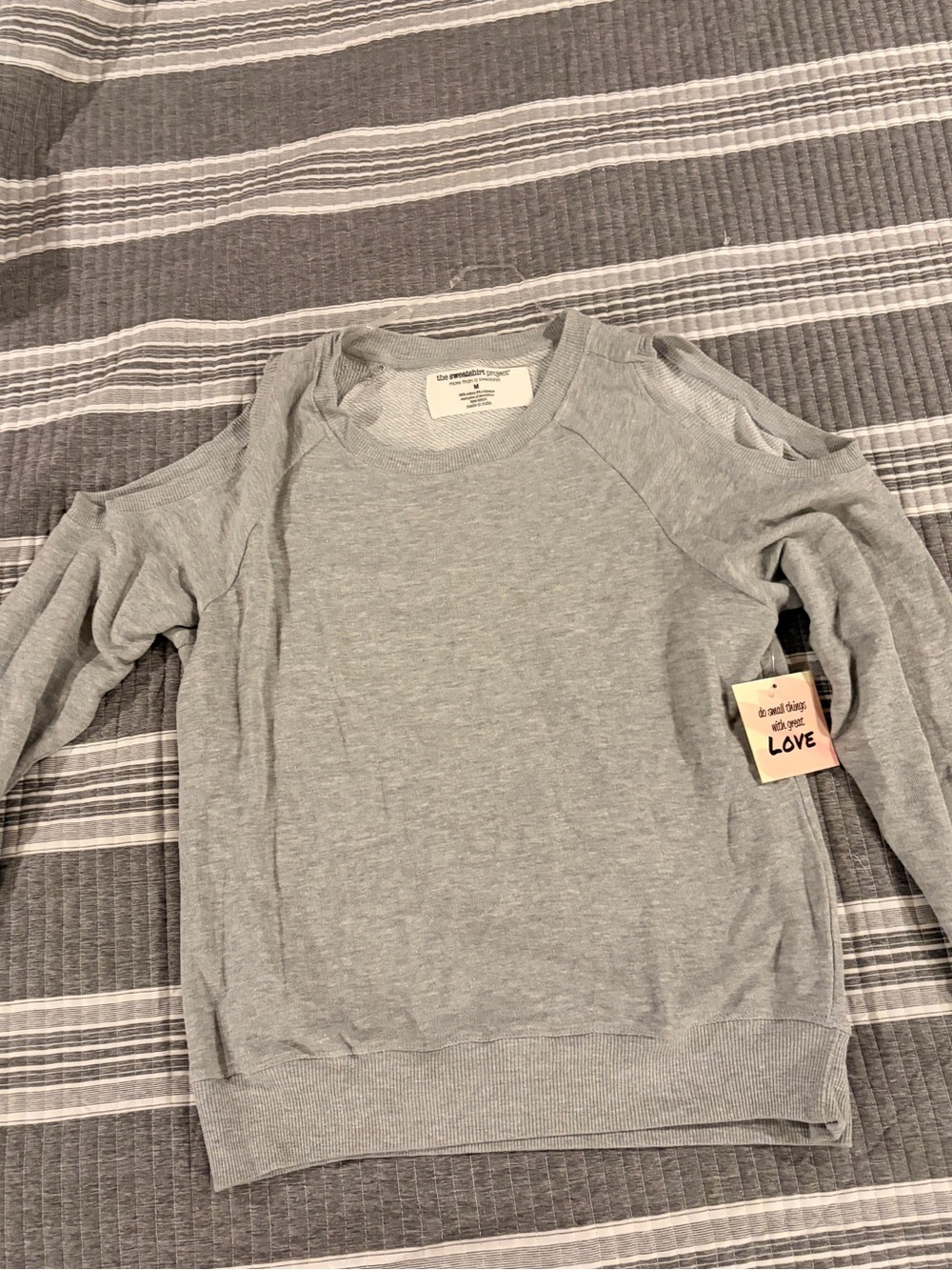NWT Sweatshirt Project Women’s Medium Grey Cold-Shoulder Sweatshirt